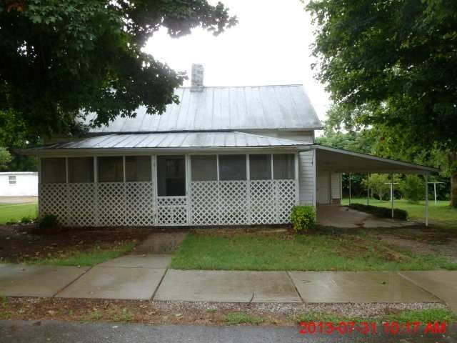 210 W England St, Cowan, TN 37318