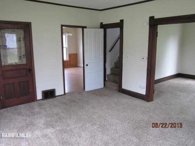 205 E Third St, Leaf River, IL 61047