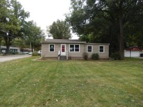 3830 32nd Ave, Moline, IL 61265