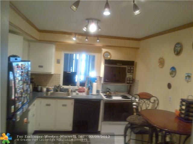 600 PARKVIEW DR # 802, Hallandale, FL 33009