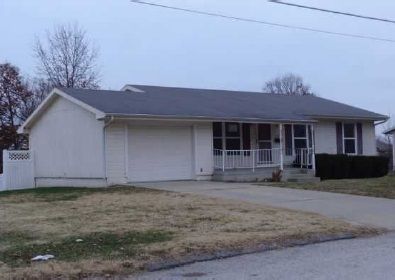 1123 3rd St, Osawatomie, KS 66064