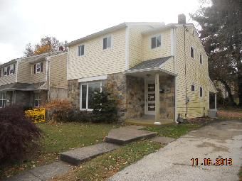 120 Lewis Rd, Havertown, PA 19083