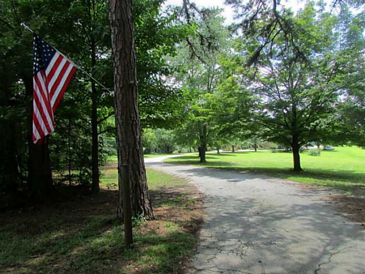 920 Lakeview Road, Grayson, GA 30017