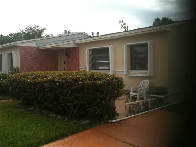 1140 NW 184 DR, Miami, FL 33169
