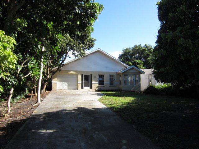 1829 Colleen Street, Sarasota, FL 34231