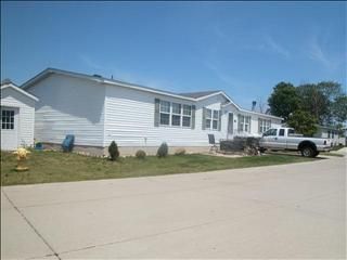 8677 STEPHANIE, Newport, MI 48166