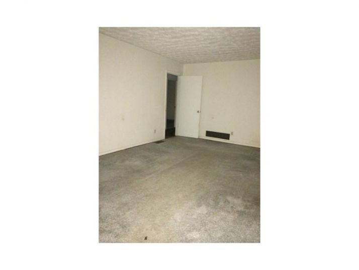 5585 Greenwood Way, Forest Park, GA 30297