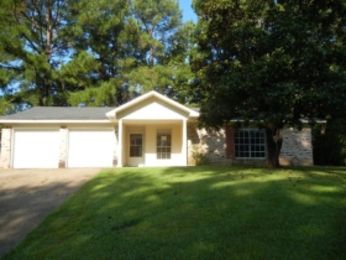 110 Smoke Hill Dr, Clinton, MS 39056