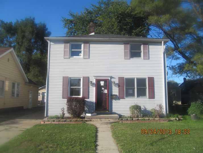 6775 Toepfer Rd, Warren, MI 48091