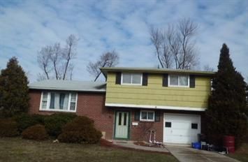 38 Sudbury Ln, Buffalo, NY 14221