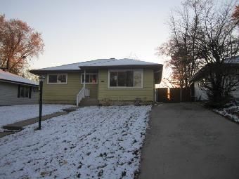 214 Rouse Ave, Mundelein, IL 60060