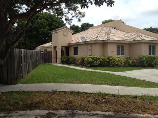 20425 SW 93 AV, Miami, FL 33189