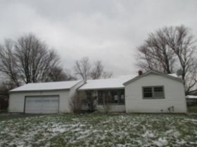 235 Maple St, Newton Falls, OH 44444