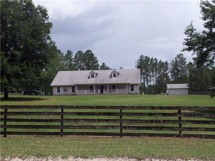 15028 GIDDYUP LN, Dade City, FL 33523