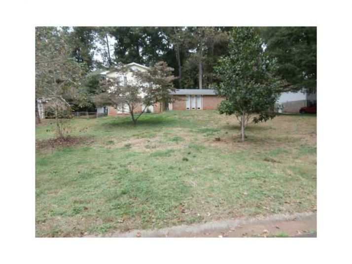 1197 Golden Circle Sw, Lilburn, GA 30047