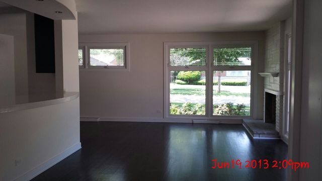 211 S Linden Ave, Elmhurst, IL 60126