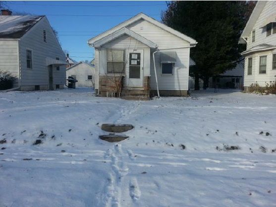 541 27th Ave, Moline, IL 61265