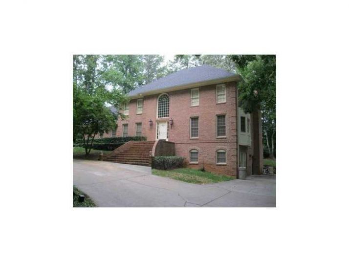 1671 Beaumont Drive Nw, Kennesaw, GA 30152