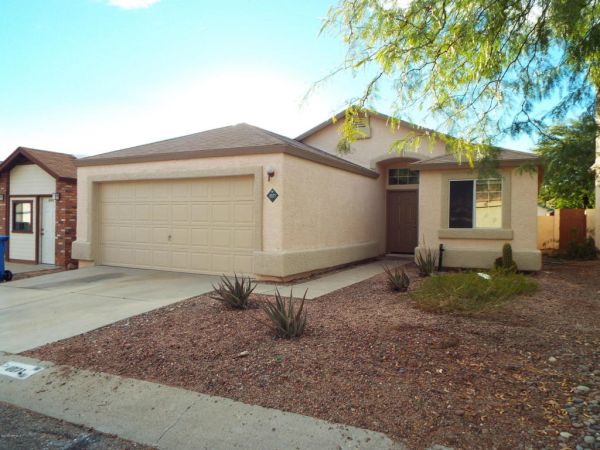 8071 N Tackroom, Tucson, AZ 85741