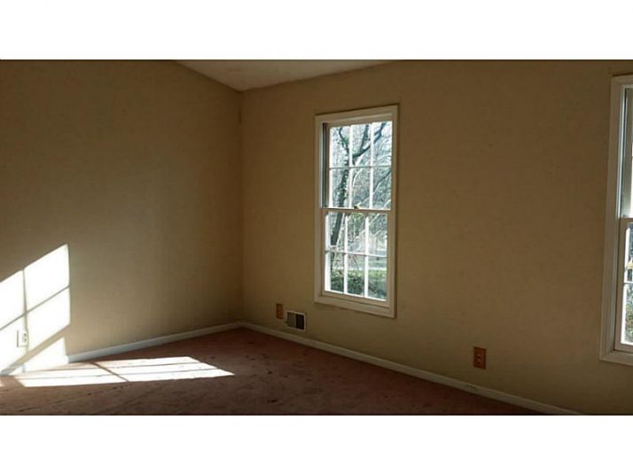 355 Lamplighter Lane Se, Marietta, GA 30067