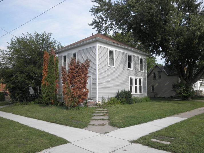 302 1st St SW, Mason City, IA 50401