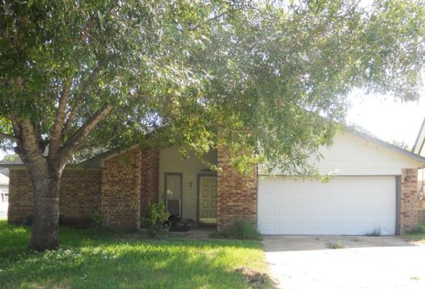 7 Lazybrook Ln, Angleton, TX 77515