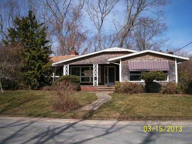 2 Denis Dr, Westport, MA 02790