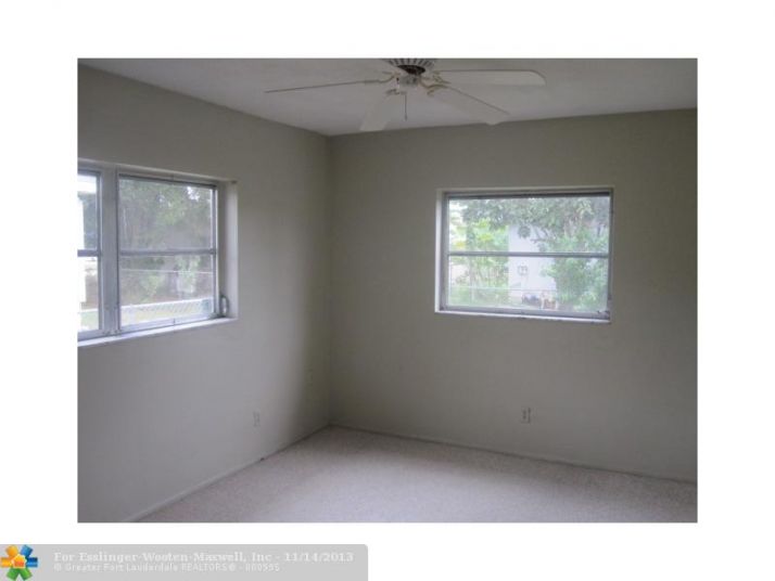 880 SW 49TH TER, Pompano Beach, FL 33068