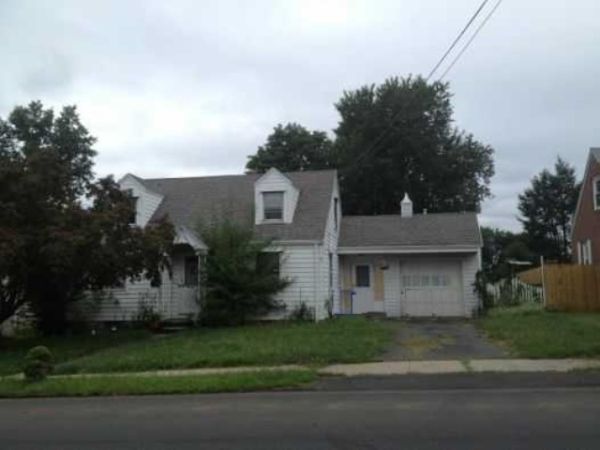 12 Thorniley St, New Britain, CT 06051