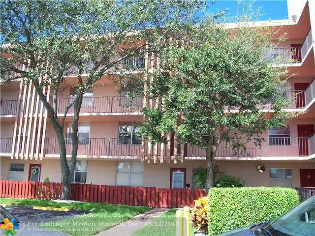 7300 LAKE CIRCLE DR # 203, Pompano Beach, FL 33063