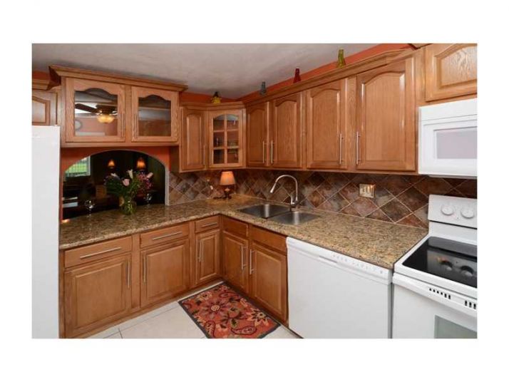 3241 HOLIDAY SPRINGS BL # 101, Pompano Beach, FL 33063