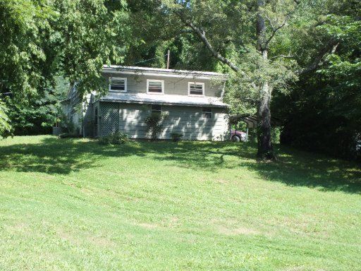 127 Jasper Dr, Harriman, TN 37748