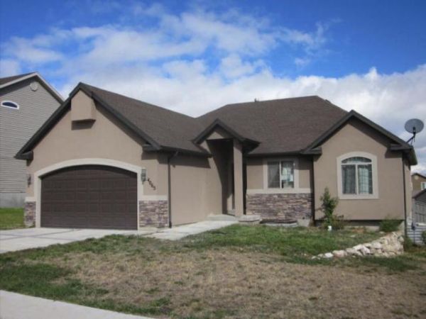 4065 E Comanche St, Eagle Mountain, UT 84005