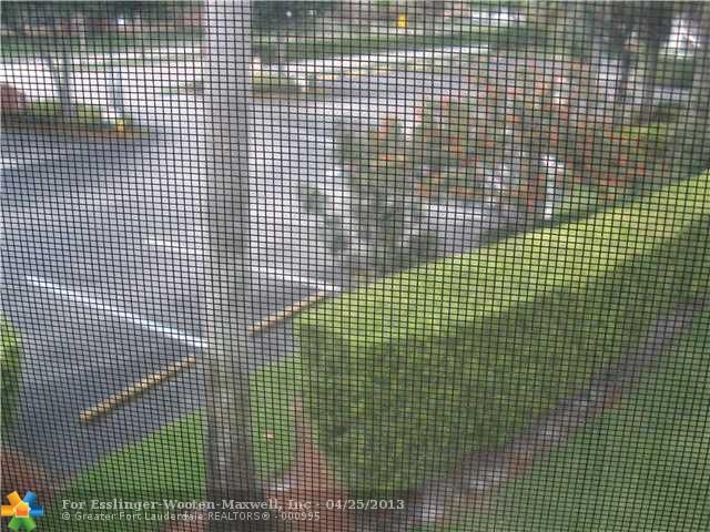 3021 HOLIDAY SPRINGS BL # 202, Pompano Beach, FL 33063