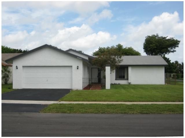 5505 SW 9TH ST, Pompano Beach, FL 33068