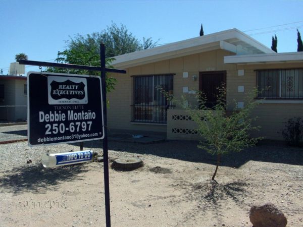6050 E Calle Silvosa, Tucson, AZ 85711