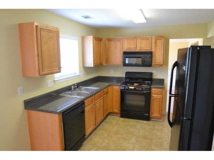 3608 Caseys Cove, Ellenwood, GA 30294