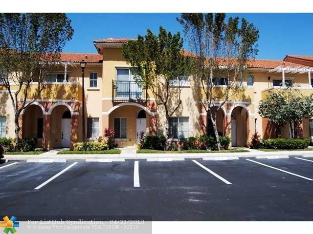 702 N Santa Catalina Cir, Pompano Beach, FL 33068