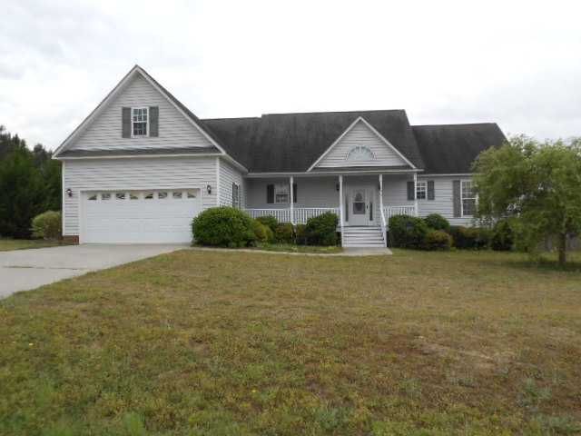 135 Meadow Hills Dr, Four Oaks, NC 27524