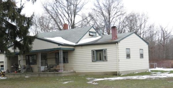 17220 Leffingwell Rd, Berlin Center, OH 44401