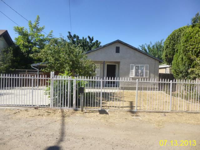 2021 John St, Modesto, CA 95351