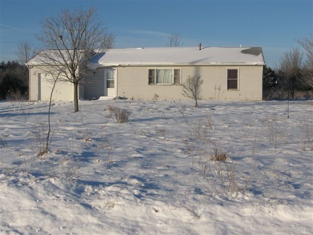 32846 32nd Street, Paw Paw, MI 49079