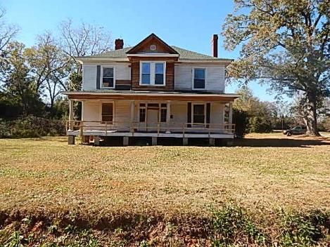 213 Sandhill Rd, Eastover, SC 29044