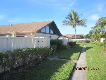 5288 Eagle Lake Dr, Palm Beach Gardens, FL 33418