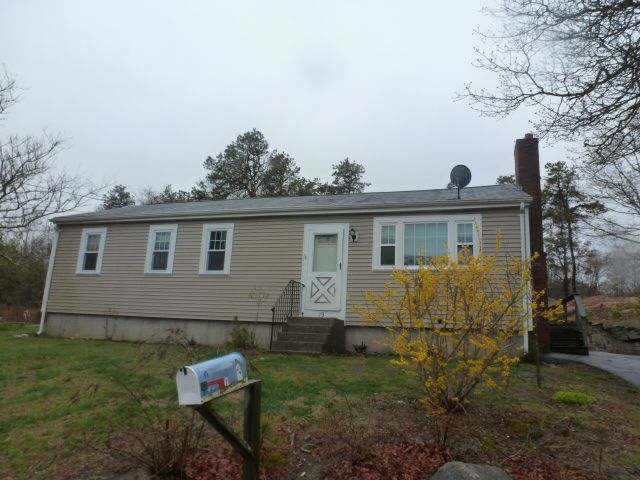 19 Old School House Rd, Plymouth, MA 02360