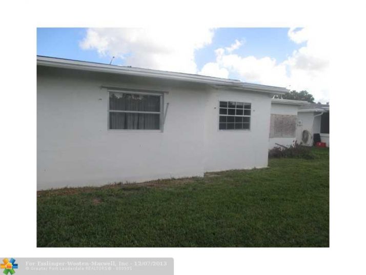 765 N ROCK ISLAND RD, Pompano Beach, FL 33063