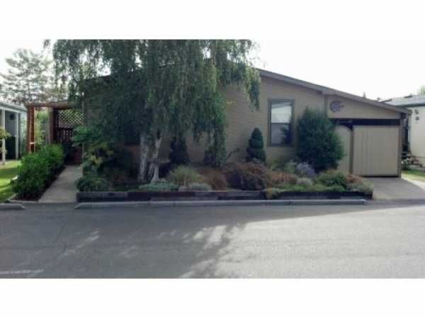 301 E Columbia Dr #76, Newberg, OR 97132