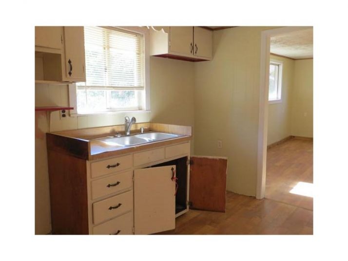 5658 Wg Robinson Nw, Gainesville, GA 30506