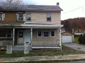 46 Green St, Oxford, NJ 07863