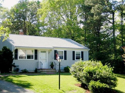 117 Robbins St, Osterville, MA 02655